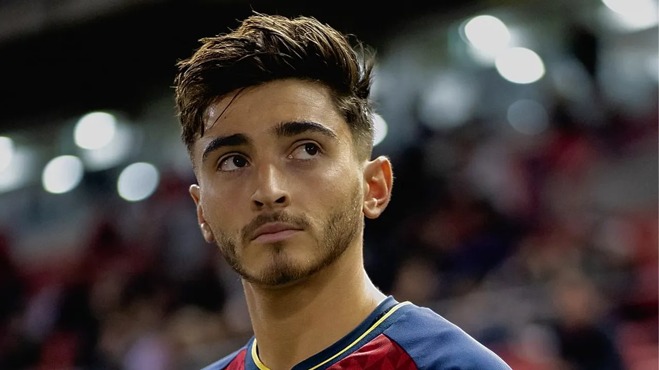 Primul fotbalist aflat în activitate care recunoaşte că este gay. Ce mesaje a primit