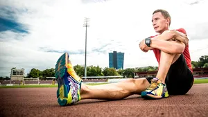 Pe 550 km distanţă: Atletul Alex Corneschi aleargă între Los Angeles şi Las Vegas | FOTO