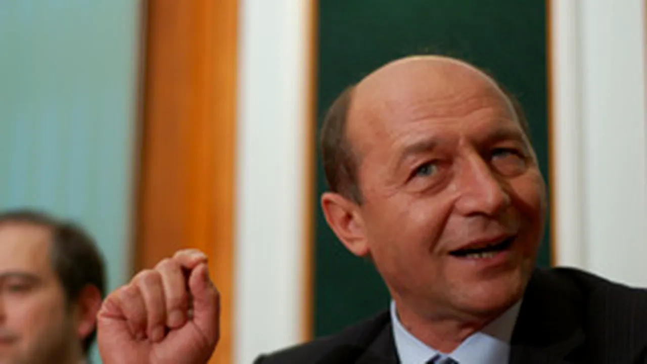 Băsescu a ieşit din operaţie, totul a decurs normal -oficial