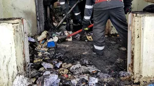 Zeci de cărţi bisericeşti distruse în urma unui incendiu la o casă parohială 