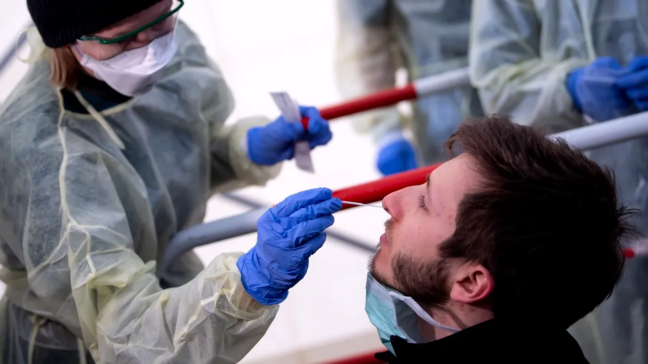 Cum poţi şti cu adevărat dacă ai fost deja infectat cu COVID-19 şi ce ar trebui să faci