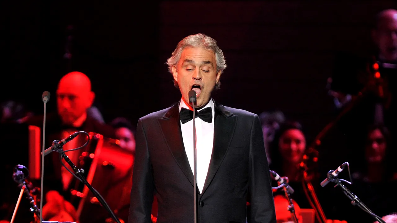 Tenorul Andrea Bocelli concertează joi seară în capitală. Circulaţia rutieră va fi restricţionată