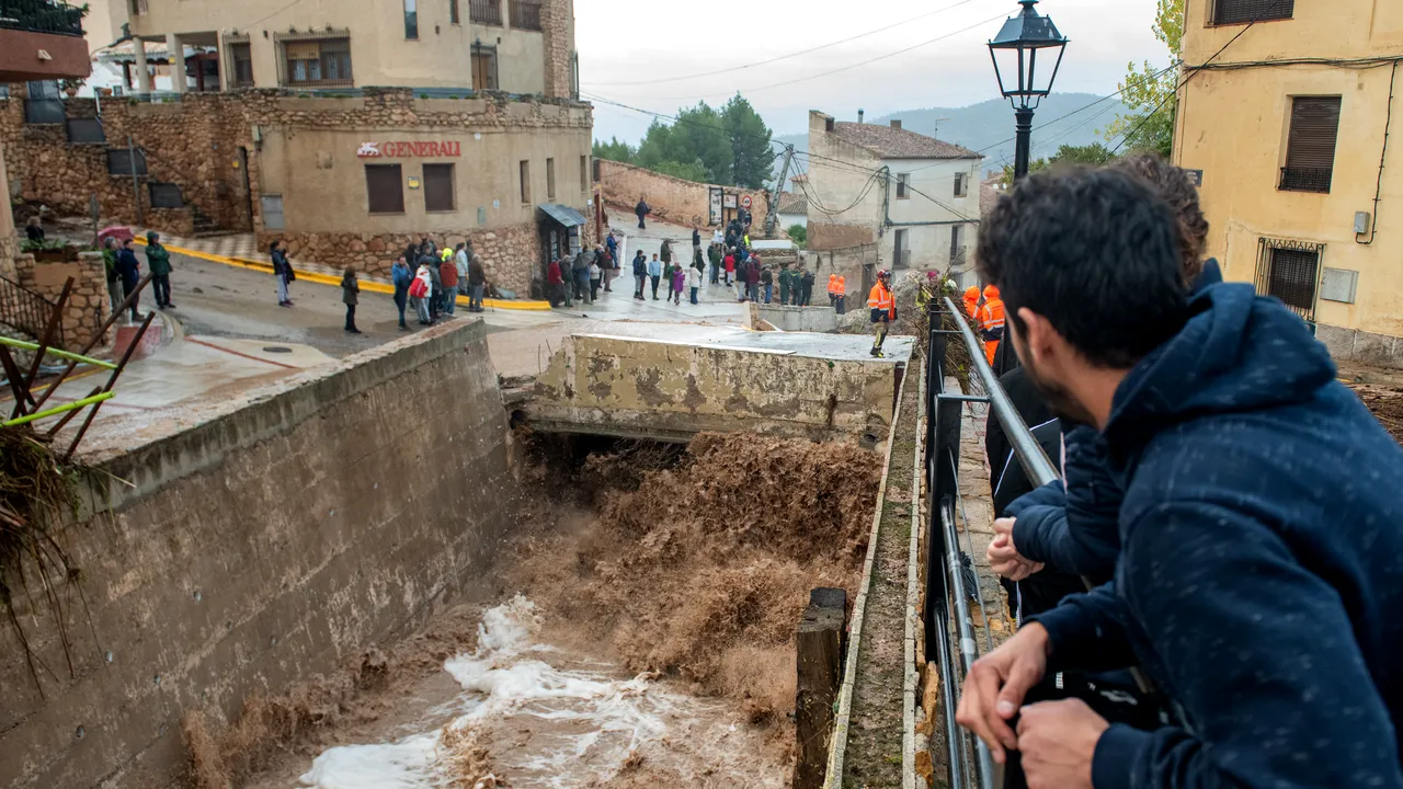 Un sistem meteorologic rar explică dezastrul din Spania