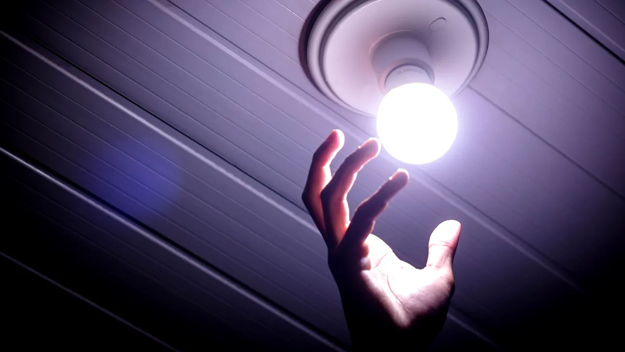 Liber la plata cu cardul de energie începând de luni