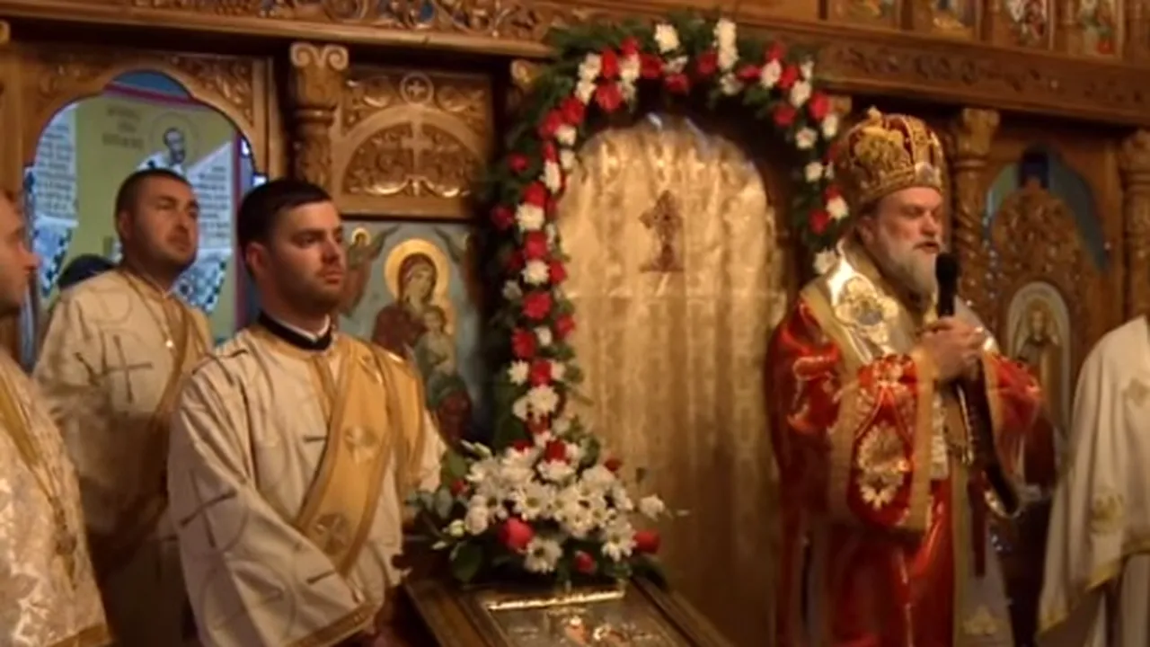 Episcopul Sloboziei şi Călăraşilor le-a spus enoriaşilor, la sfinţirea bisericii, că e doliu după referendum şi nu au voie în altar | VIDEO