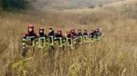 Intervenția pentru stingerea incendiilor din Domogled continuă. Riscul de reaprindere și propagare a focului rămâne ridicat
