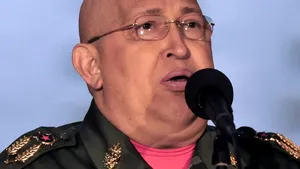 Hugo Chavez a fost spitalizat de urgenţă cu insuficienţă renală. Caracasul dezminte informaţia