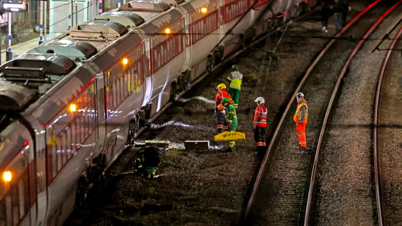 Marea Britanie: Bărbat acuzat de 11 tentative de omor după atacul cu cuțitul din tren. Incidentul a șocat întreaga țară.