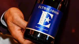 Elton John își lansează propria marcă de băuturi