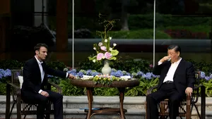 Macron: Riscăm să devenim vasali / Preşedintele Franţei sugerează că Europa nu trebuie să urmeze politica Americii împotriva Chinei