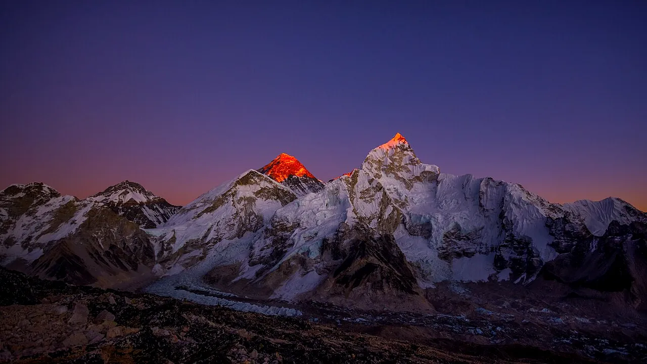 Geologii descoperă de ce Muntele Everest creşte în înălţime în fiecare an