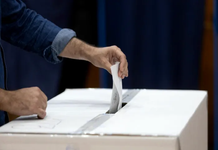 SONDAJ Barometru Avangarde. Aproape jumătate dintre români cred că ar trebui organizate alegeri anticipate. UE, în fața SUA privind securitatea României