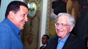 Noam Chomsky, în vizită la Hugo Chavez