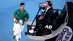 Amenda pe care o riscă Djokovic după criza de nervi din finala Australian Open. Cuvintele „acide” adresate arbitrului de scaun