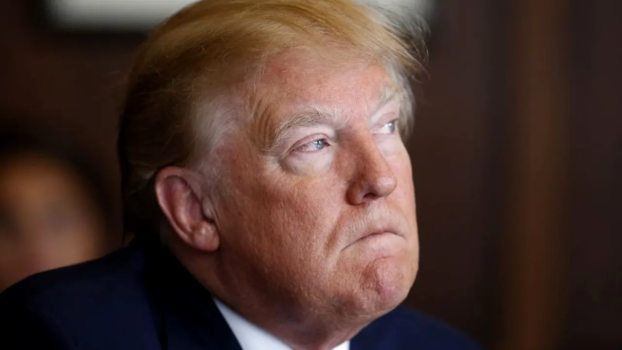 Trump şi-a donat salariul pe trei luni pentru lupta împotriva coronavirusului