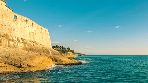 Orașul de coastă mai ieftin decât Croația, într-o țară europeană mai puțin cunoscută