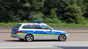 Trei poliţişti germani au ajuns la spital după ce au bătut la uşa unui român. Ce s-a întâmplat