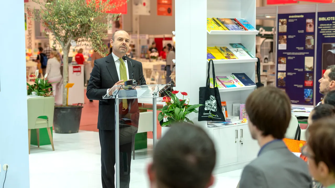 PREZENTAREA PIEŢEI DE CARTE DIN ITALIA ŞI DIN ROMÂNIA ŞI A EDITURILOR ITALIENE 