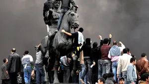 Grecia, Turcia, SUA şi Irakul vor evacua propriii cetăţeni blocaţi în Egipt