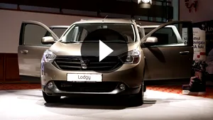 Prima Dacia cu touch screen. Cât costă şi pe ce pieţe se vinde