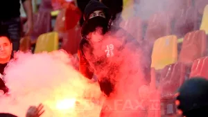 România-Ungaria: 20 de suporteri au interzis pe stadioane între şase luni şi un an