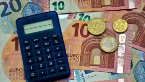 Curs valutar 15 aprilie: Gramul de aur continuă se crească, în timp ce moneda europeană scade