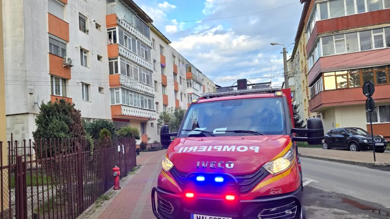 Incendiu într-un apartament din Piatra-Neamț, provocat de o oală lăsată nesupravegheată pe aragaz