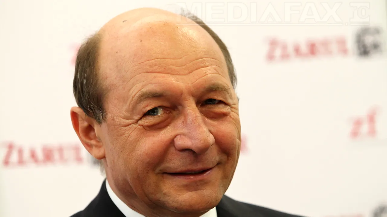 Băsescu i-a urat la mulţi ani lui Crin Antonescu. Ce cadou îi va oferi preşedintelui Senatului 