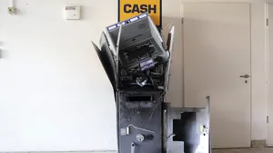A fost destructurată o rețea de români care a comis furturi masive din bancomate în vestul Europei