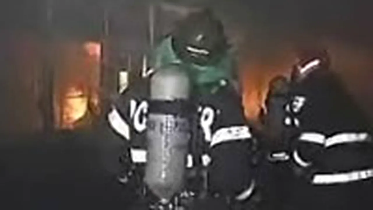 Incendiu la o hală aparţinând Societăţii Naţionale de Îmbunătăţiri Funciare Galaţi