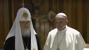 ÎNTÂLNIRE ISTORICĂ. Papa Francisc şi Patriarhul Chiril au făcut apel la unitatea creştinilor - VIDEO