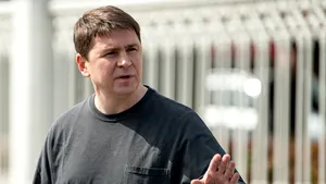 Consilierul lui Zelenski, mesaj pentru locuitorii din Crimeea: pregătiţi adăposturile antiaeriene