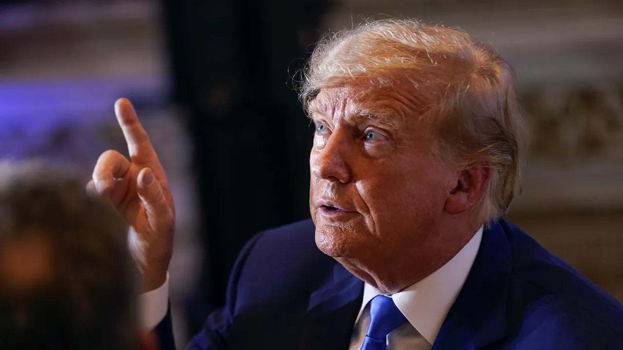 SUA, Meta: Trump a fost reprimit pe Facebook şi pe Instagram


