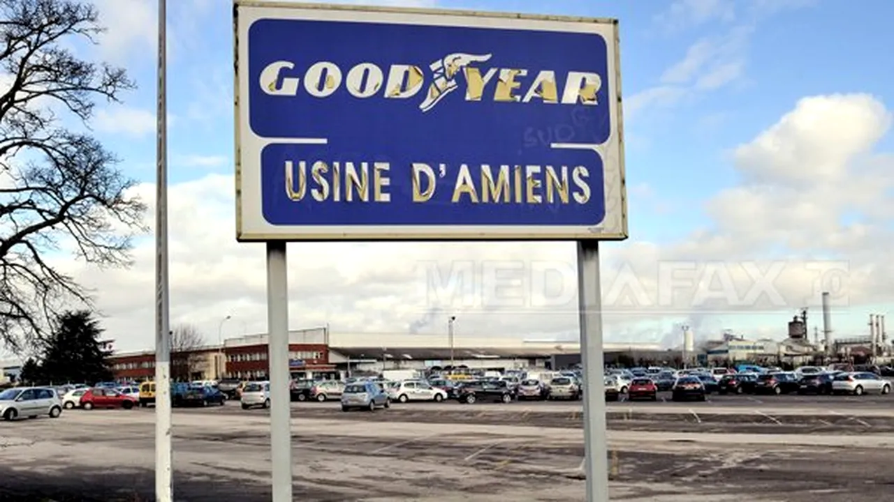 Doi şefi ai Goodyear Franţa au fost luaţi ostatici de angajaţi, în contextul închiderii unei fabrici