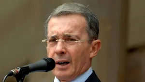 O bombă a fost găsită la Buenos Aires, acolo unde trebuia să vorbească fostul preşedinte columbian Alvaro Uribe