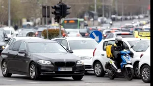 UNSAR și BAAR, poziție comună: Există service-uri și firme de închirieri de vehicule care practică prețuri nejustificate, pe seama plătitorilor de prime RCA