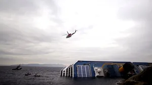 NAUFRAGIUL COSTA CONCORDIA: Bilanţul naufragiului din Italia a ajuns la 15 morţi, după găsirea a încă două cadavre