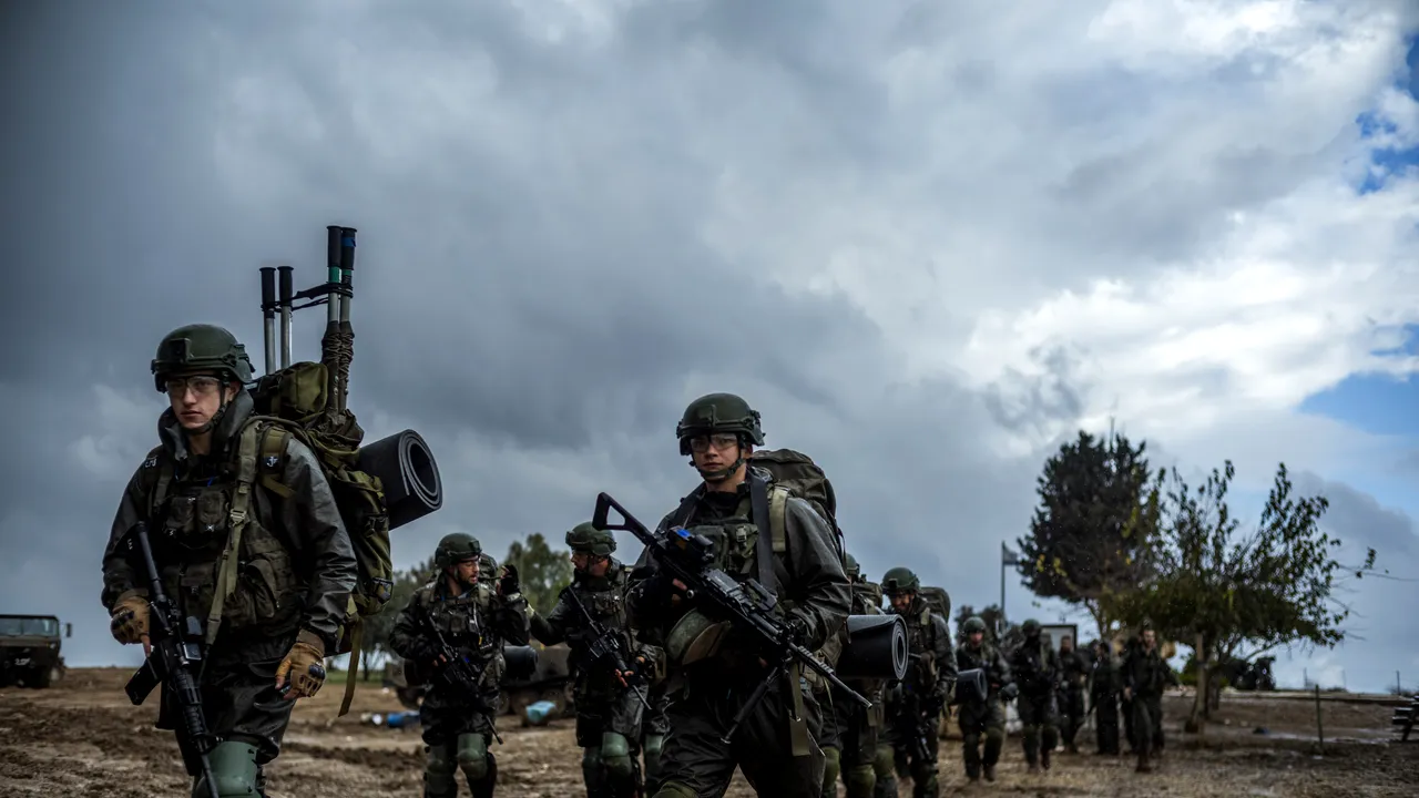 Investigaţie în Israel după ce militarii săi au fost filmaţi aruncând cadavre de pe acoperiş