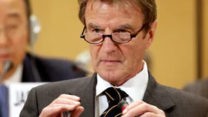 Kouchner a cerut României implicare materială şi cu trupe în Ciad