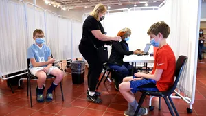 Se deschide un centru de vaccinare pentru adolescenţi în Sectorul 4