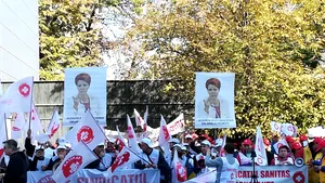 Sindicaliştii din Sănătate PROTESTEAZĂ în faţa Ministerului Muncii: Sunt diferenţe la grila de salarizare