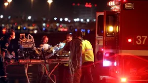 Paisprezece răniţi după prăbuşirea unei platforme pe o plajă din Statele Unite - VIDEO