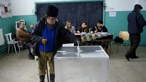 Procesul de votare în Ştefăneşti şi Sinteşti se desfăşoară calm (Video)