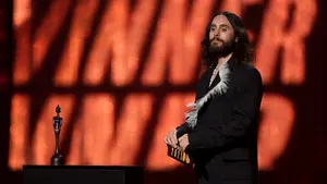 BBC: Zece femei îl acuză pe Jared Leto de hărțuire și abuz sexual. Unele spun că erau minore la momentul faptelor