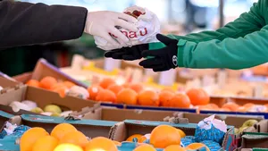 Ambalajele alimentare pot conţine substanţe chimice asociate cancerului de sân - studiu