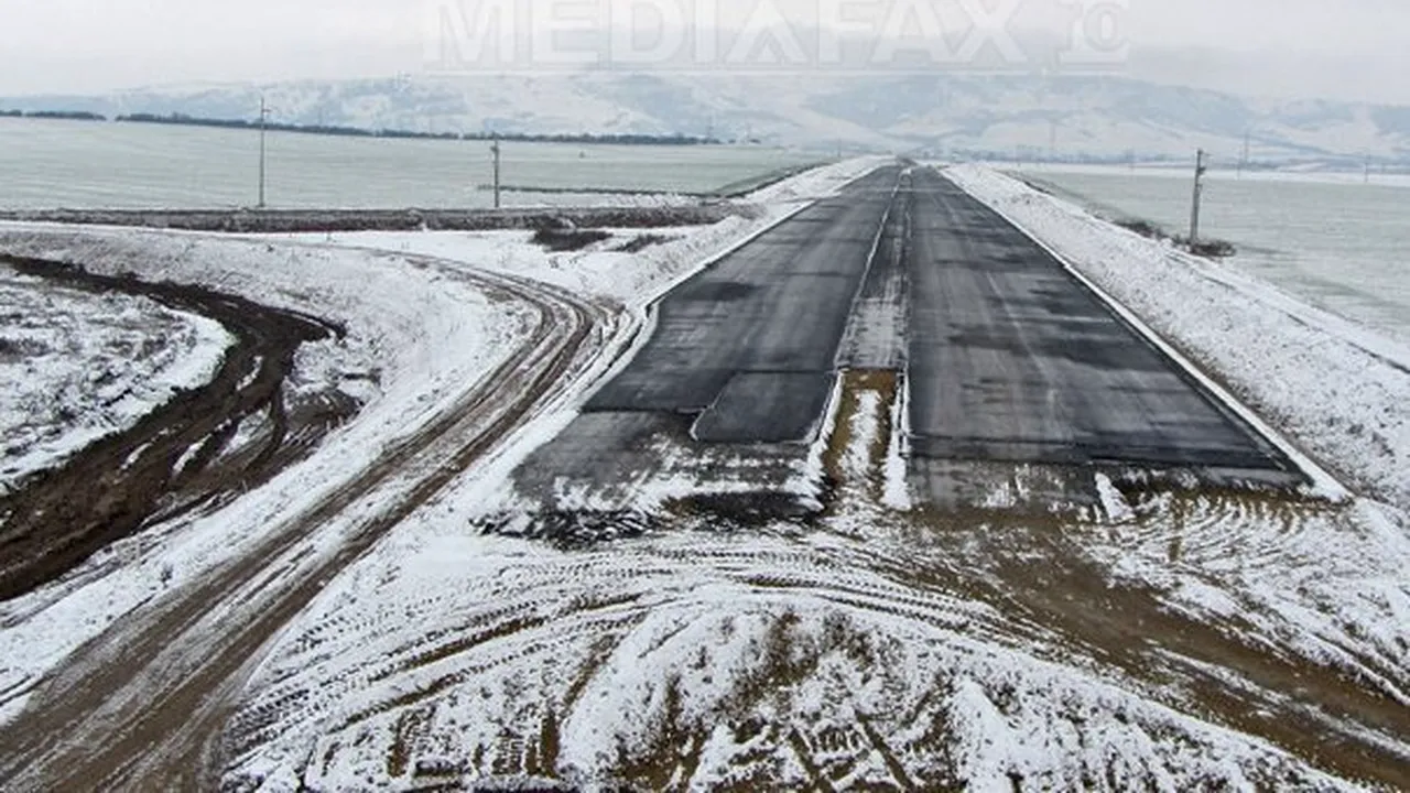 Autostrada A2 Drajna-Feteşti şi patru drumuri naţionale din estul şi sud-estul ţării sunt închise. Traficul rutier s-a reluat pe DN 22 şi pe tronsonul Lehliu-Gară – Drajna