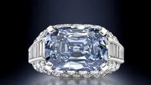 Record de preţ per carat: Un diamant albastru, vândut cu 7,3 milioane de euro