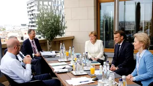 Summitul UE | Angela Merkel şi Emmanuel Macron sunt optimişti privind un acord pe tema Fondului de relansare/ 