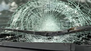 Cinci persoane rănite, între care doi copii, după un accident produs la intrarea în Suceava
