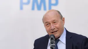 Băsescu: PNL - USR-PLUS, pe punctul de a pierde alegerile în Capitală: Barna şi Orban l-au plimbat pe Nicuşor Dan ca pe urs în târg, cu un carton de gât
